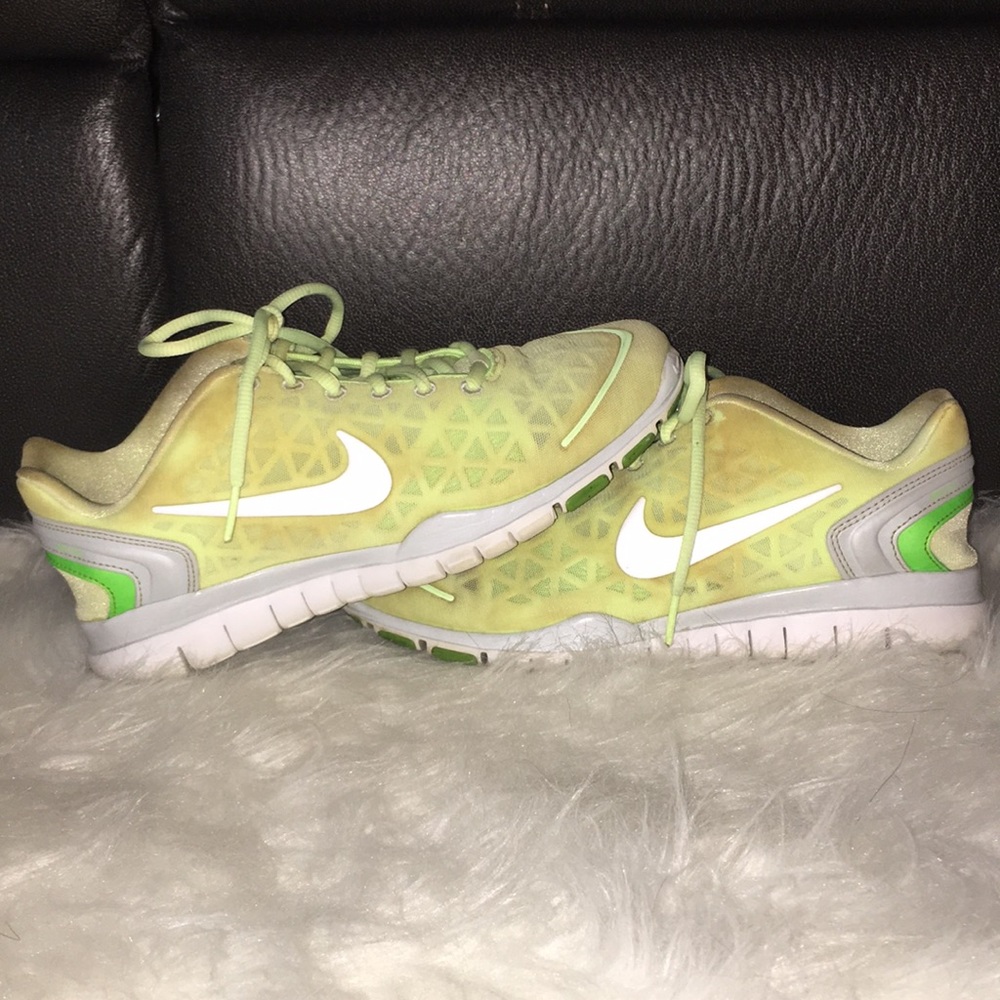 Nike tennis shoes